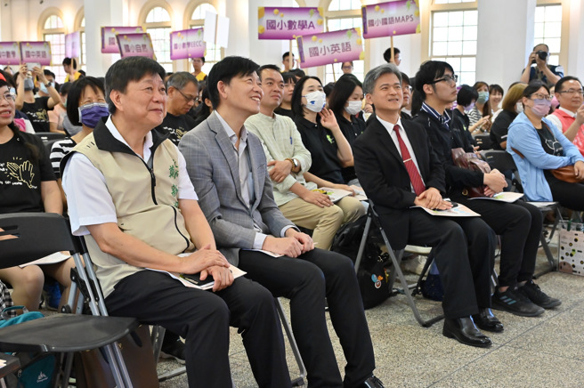 梦N工作坊与来自全国的800位热血教师共同许愿，专注增能、持续前进，着重数位融入，强调科技工具的导入与应用，协助教师在教学现场无论是教学还是评量，都能更加省力和精准。(照片/台南市政府教育局提供)