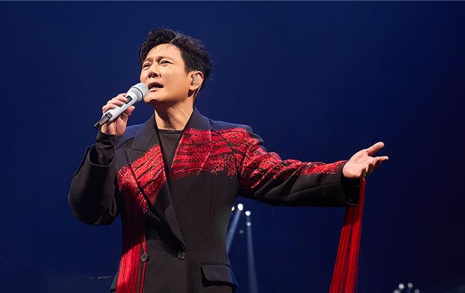 张信哲日前在鸟巢举办2场巡演。（潮水音乐提供）