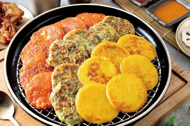 SOGO忠孝館江陵阿嬤韓鍋料理韓式小煎餅，8片150元。（SOGO提供）