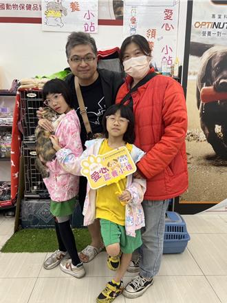 毛寶貝找家不再難 新北認養小棧大展愛心
