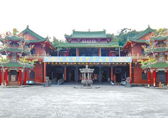 綠營才喊「宮廟染紅」又屯彈藥？鄭麗文傻眼：真的是瘋了