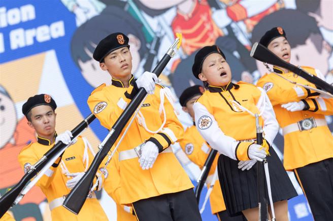 惠文高中仪队今年以丰富队形变换加上特技枪法画龙点睛，以黑马之姿跻身决赛行列。（记者陈怡璇摄）