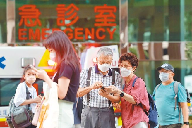 台南新冠门急诊上周破1万人次，累计急重症995例。（示意图／本报资料照）