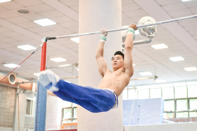 體操男子單槓唐嘉鴻。（台灣師大提供／李弘斌台北傳真）
