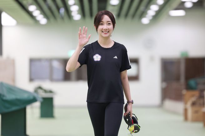 巴黎奧運射擊女子25公尺手槍參賽選手吳佳穎，甜美外型受到矚目。（杜宜諳攝）