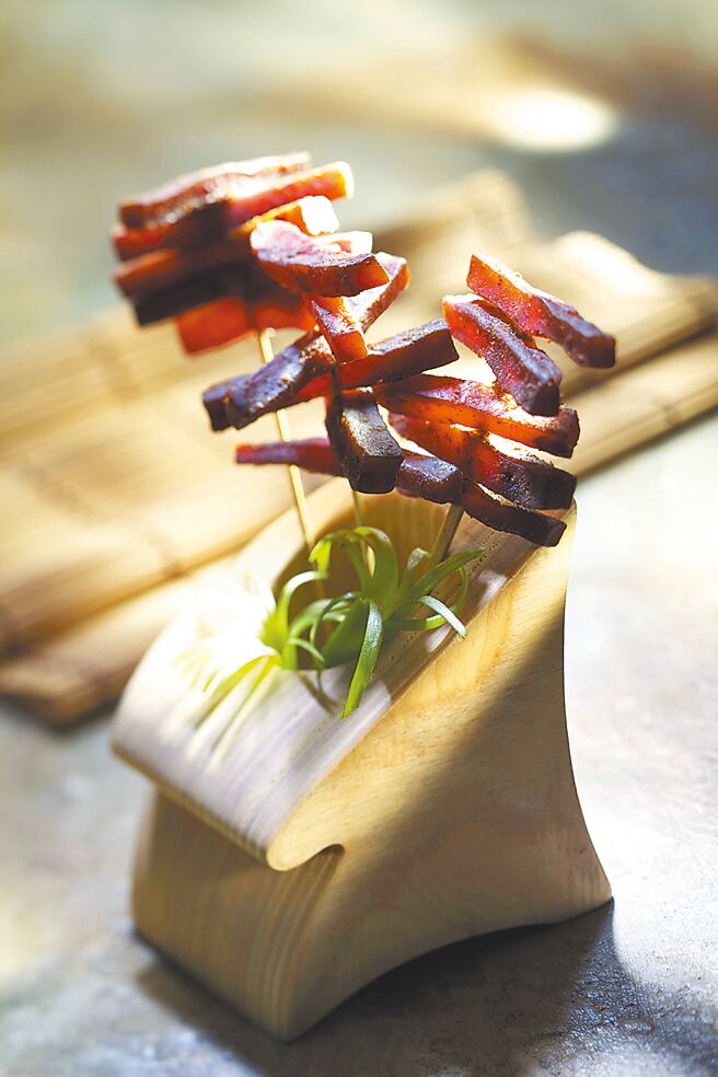 宏匯廣場寶島好物展，德利豆乾五香豆乾，價格店洽。（宏匯廣場提供）