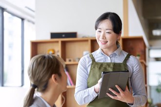 去年11月來最低！陸服務業景氣回落 PMI降至51.2