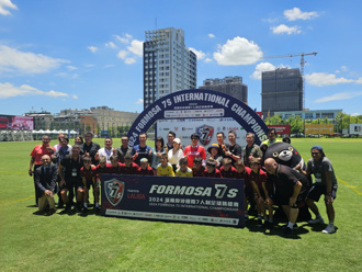 福爾摩沙七人制足賽》高雄開踢 97隊、逾6000人參與