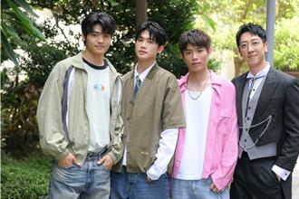 「原子少年」陳峻廷一見張哲偉求抱抱 情不自禁伸手抓肌