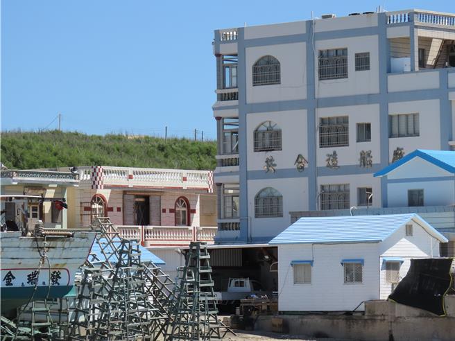 2024年7月3日澎湖縣／澎湖漁船2日晚遭陸海警船扣走，地方籲陸方儘速釋放人船。圖為澎湖縣共合造船廠不僅自造漁船，還組成大進滿船隊。（許逸民攝）