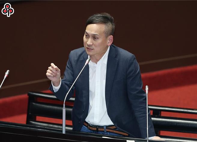 「歌神」張學友日前來台舉行演唱會，一票難求，歌迷抱怨門票都被黃牛搶光，天王劉德華也即將在10月底到台北小巨蛋舉辦演唱會。國民黨葉元之認為，黃牛票的問題恐再度上演。（本報資料照）