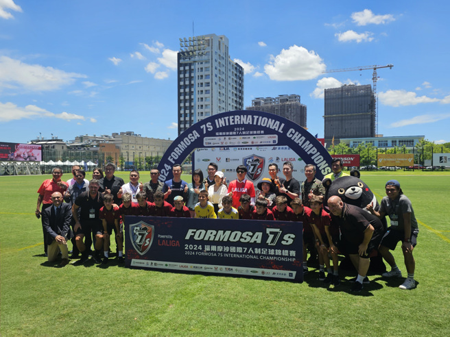 第1屆福爾摩沙七人制足球錦標賽在高雄進行5天賽事。（陳筱琳攝）