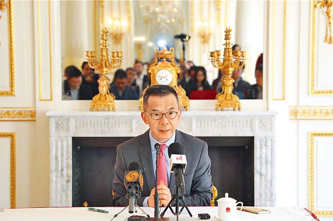 北京的驻法大使卢沙野冒出一席「台湾叛乱政权」说，引发统派争执，更让台独政权偷笑。（图／摘自大陆驻法大使馆）