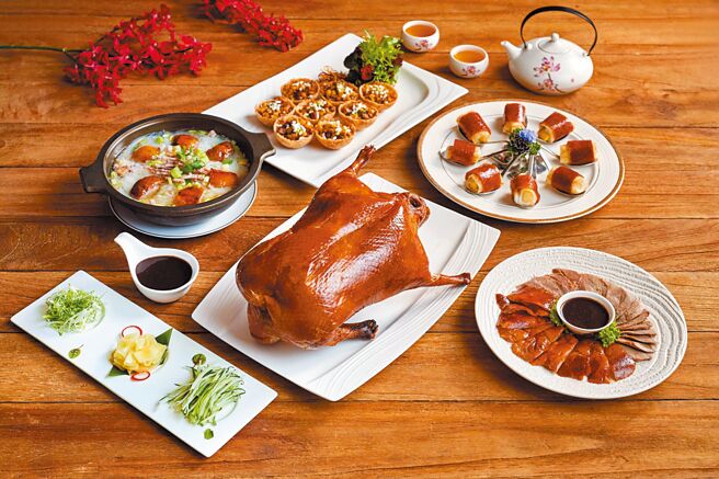 在「福粵樓」用餐滿1700元有機會抽中價值超過6500元的豪華客房住宿券1晚。（福容大飯店提供）