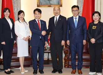 影》韓國瑜見日參議員「烙這句」小野田紀美驚呆 