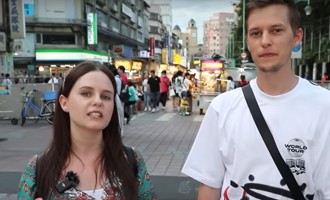 波蘭兄妹來台嗑「黃仁勳美食地圖」 吃1物秒皺眉：口味太特別