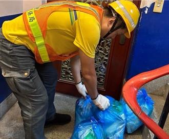 台北「到府代收垃圾」已持续6年 208位独居长者受惠