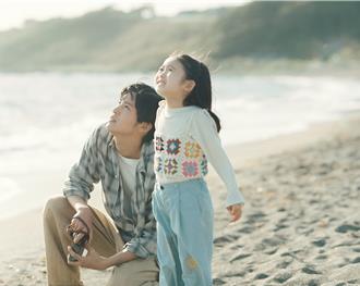 目黑蓮「前後任」同台宣傳！7歲女兒片場寫作業眾人讚嘆