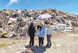 高溫吹南風 都歷垃圾場飄惡臭