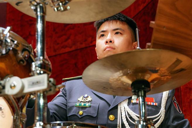  陸軍樂隊結合訓練成果舉辦「大漢天聲」音樂會，透過豐富多元的樂器演奏，展現勤訓精練成果。（記者楊喬琳攝）