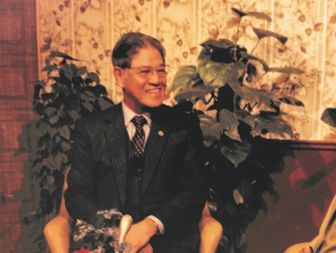 故前总统李登辉担任省政府主席时，在节目上畅谈施政理念。（政战局提供）