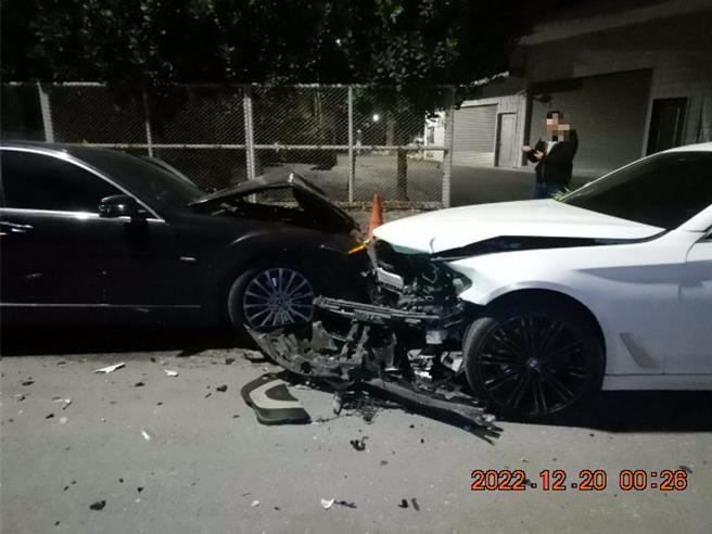 41岁的黄姓男子涉嫌组成名车诈保集团，设计假车祸以此诈保。（翻摄照片／洪靖宜高雄传真）