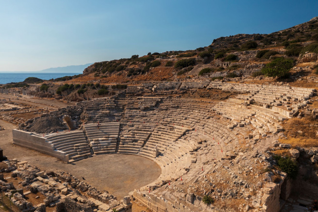 達特恰(Datça)以其杏仁樹和橄欖樹而聞名，可以從位於愛琴海和地中海交匯處的雄偉古城克尼多斯欣賞美麗的日落美景。(照片/土耳其旅遊推廣發展局提供)