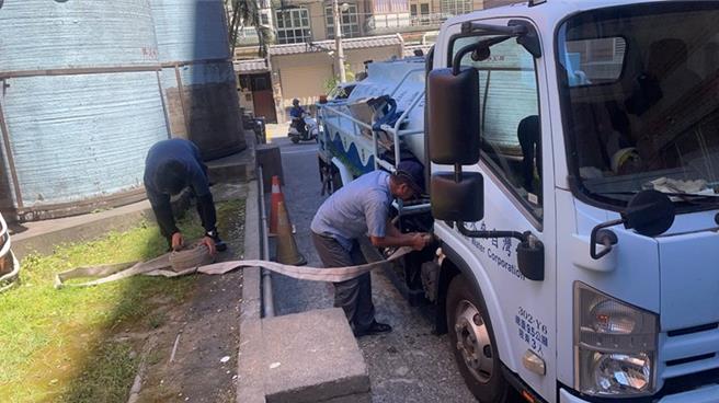 花莲门诺医院位在供水影响区域，昨担心用水遭减压或停水恐影响院内需求，经向台湾自来水公司提出预防申请，第一时间获得37吨用水挹注，所幸院内一切正常，今也恢復供水。（花莲门诺医院提供／罗亦晽花莲传真）