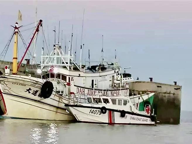 2024年7月4日澎湖縣／大進滿88號漁船仍遭大陸海警強扣在福建泉州圍頭港內，洪姓船長家屬擔憂無慢性病藥盼能探視。（資料照片）