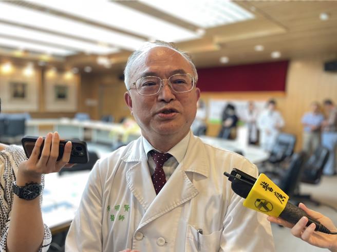 台大醫院院長吳明賢表示，台大推動遠距醫療已經14年，透過遠距醫療，等於「把台大醫院搬到民眾家裡」。鄭郁蓁攝