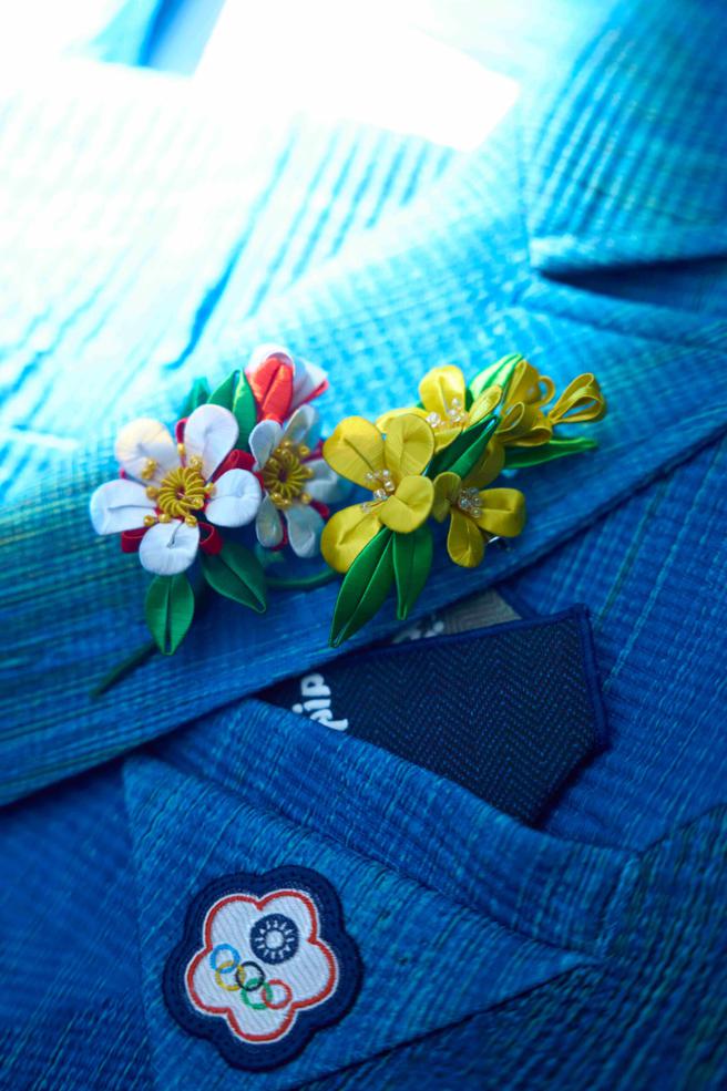 周裕颖邀请缠花工艺师林佩莹制作配件。（JUST IN XX提供）