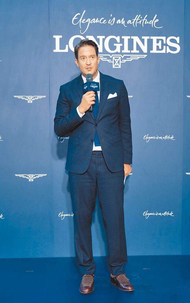 浪琴全球销售副总裁Yannick Jenni特别来台为板桥大远百店剪彩。（吴松翰摄）