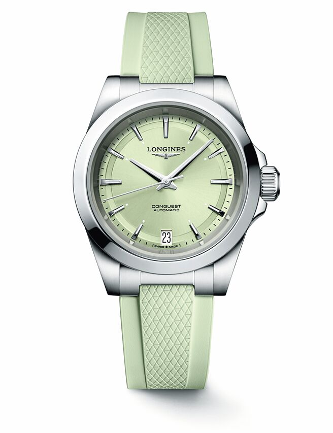 浪琴CONQUEST征服者系列34mm女表，搭配橡胶表带充满运动时尚，6万6300元。（Longines提供）