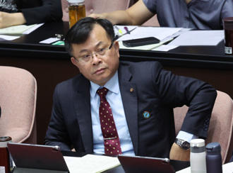 三立遭爆幫詐團宣傳NCC「調查中」！ 陳耀祥被問1句突加速離開