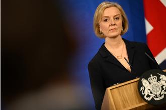 英国大选保守党惨败 「任期最短首相」特拉斯丢席次