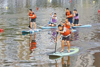 高雄 水域運動推廣有成 SUP賽人數暴增