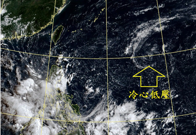 冷心低压预计周末期间通过台湾，助长午后雷阵雨发展。（翻摄郑明典脸书）