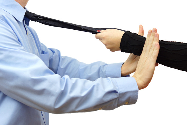 马来西亚一名人夫遭女上司逼潜规则，没想到妻子竟大力支持，让他相当崩溃。(图:shutterstock/达志)