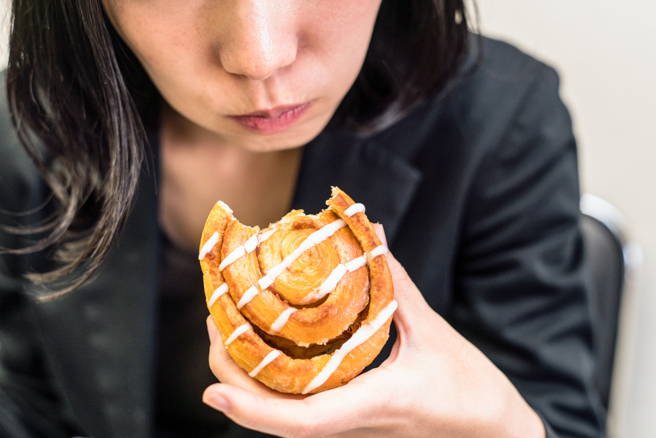 甜份刺激食欲，让人吃更多。（示意图，Shutterstock／达志）