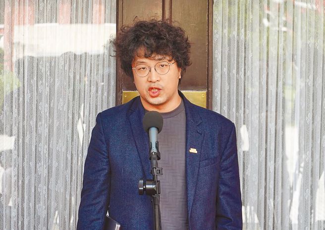 台獨春夢，既不敢真槍實彈與中國對幹，卻只會虛張聲勢，自嗨自爽，在床上看A片騙騙台灣老百姓，套一句民進黨不分區立委第二名A片專家沈伯洋的話，「成人影片網站廣泛蒐集個資，一個人是自由派還是保守派，會有不同的性壓抑。」（資料照片）