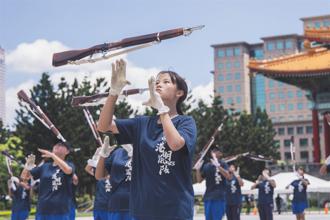國防部第7屆高中儀隊決賽 愛國儀級棒10校同場競技