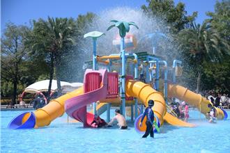 親水消暑！花蓮知卡宣親水公園開放 光雕秀、泡沫機迎客