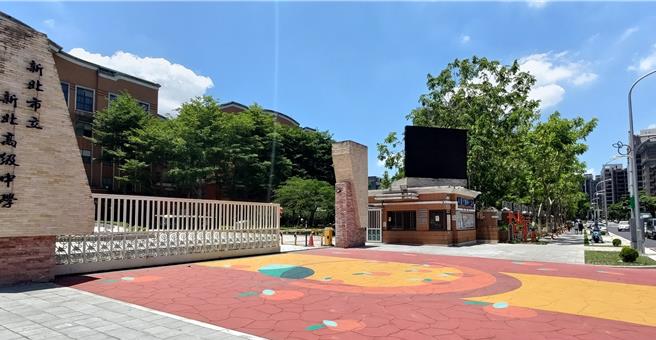 13學年度大學分科測驗將於12日至13日舉行，新北市教育局提醒考生，務必注意9日將公布試場分配表與考試地點，另11日開放到試場查看座位安排。圖為新北高中考場。（新北市教育局提供）