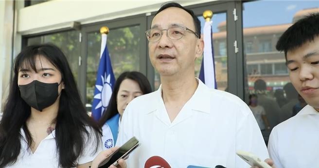 郑文灿涉案被声押，朱立伦今天在花莲说他身为老县长，对此事很遗憾。（王志伟摄）