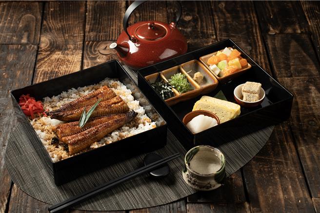 「炼‧瓦」日式餐厅特别推出鳗鱼套餐抗酷暑，套餐提供3种吃法让民眾大啖美食也补充元气。(台南大员皇冠假日酒店提供)