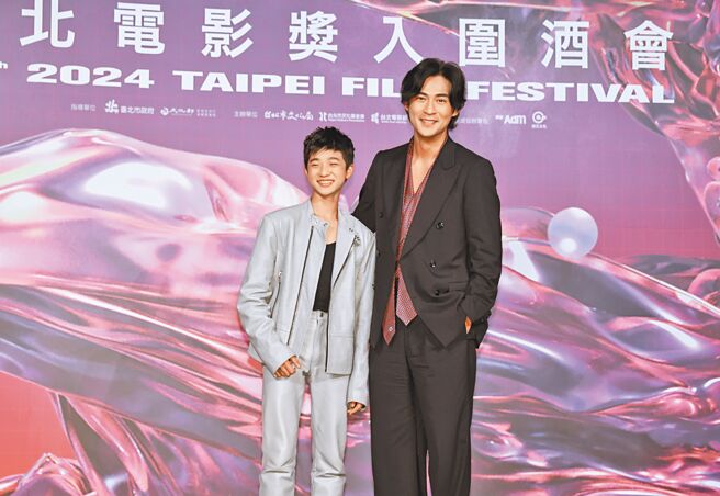 周渝民（右）和白润音2位准影帝5日出席台北电影奖入围酒会。（罗永铭摄）