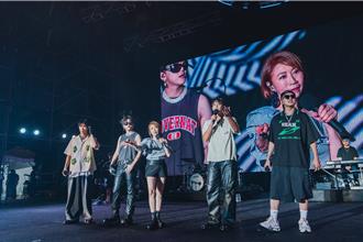 李翊君揪鮮肉男團互動 親揭結婚30年老公檢場私下近況曝光