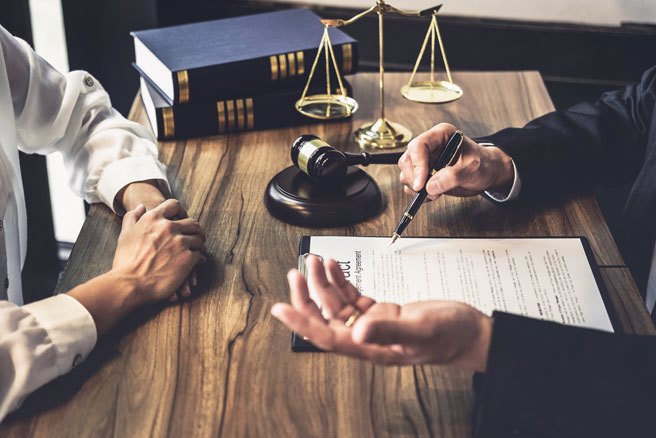 财政部最新出版财政统计年报，全台去年有698件遗产总额逾1亿元的高额课税案。（示意图:shutterstock/达志）