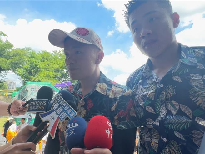 民眾党台中市议员江和树7日于大里十九甲公园举办「大里人泼水节」，媒体问及白营下届台中市长人选？江和树说，当然还是希望能派出党内人选，喊话柯文哲或同党立委黄国昌考虑台中。（潘虹恩摄）