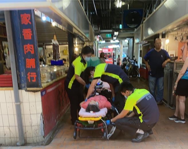 竹北市場因為太熱，導致攤商、民眾都熱到受不了，6月20日起已有4人當場熱暈。（陳慧心提供／邱立雅竹縣傳真）